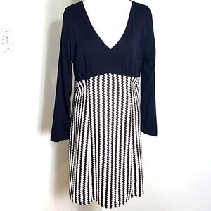 Reborn Black on Top Empire Dress, Blk & White Squiggly Lines on Bottom, XL NWT